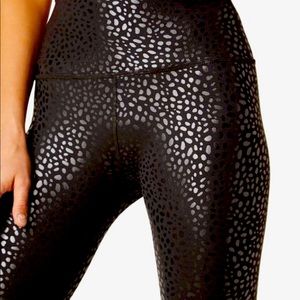 Gorgeous Black shiny leopard crop leggings by Pilot